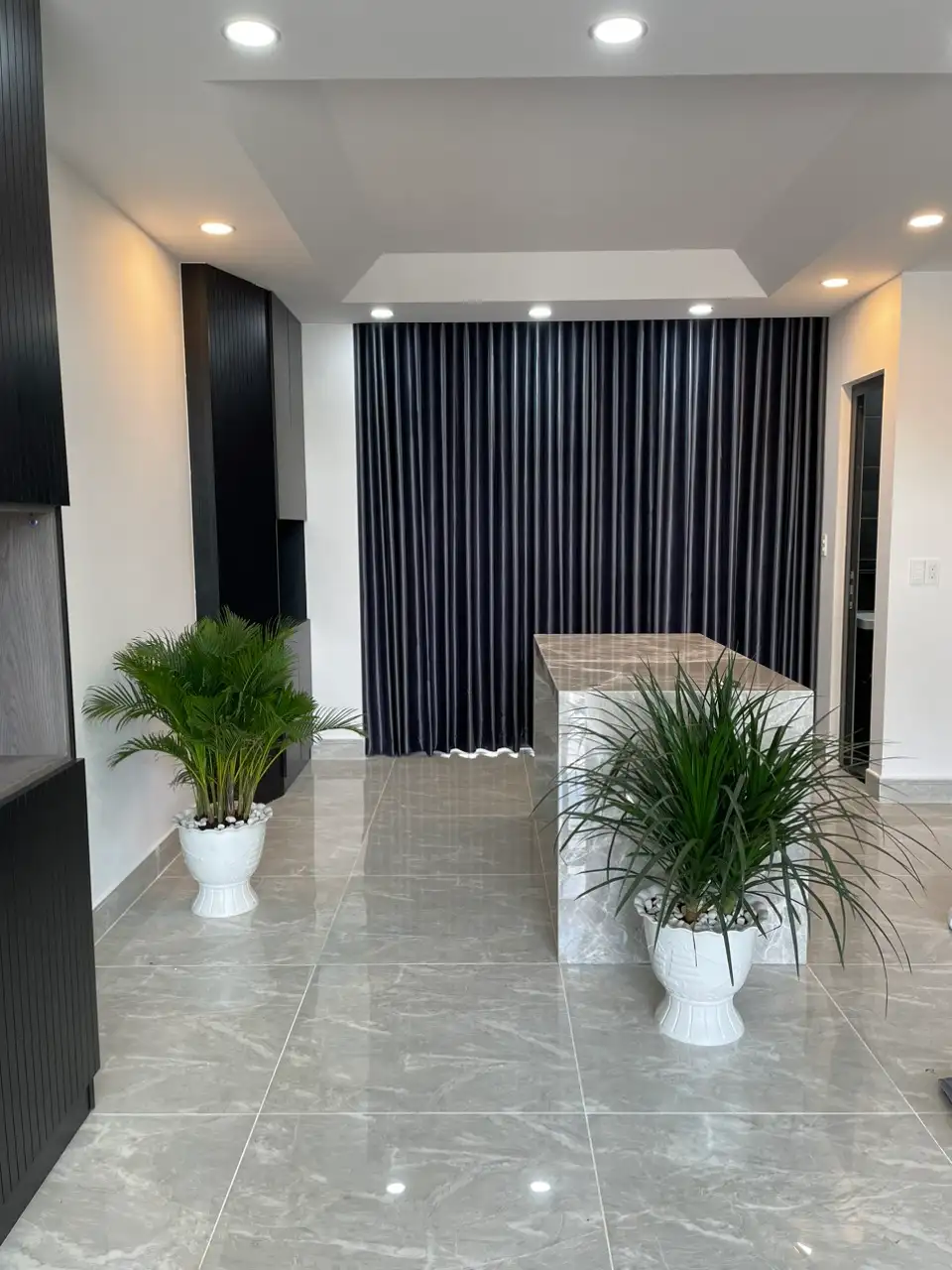 public/projects/Rèm vải kết hợp rèm sáo nhôm cho nhà phố KDC An Gia Bình Dương.webp